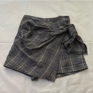 WRAP PLAID SKORT